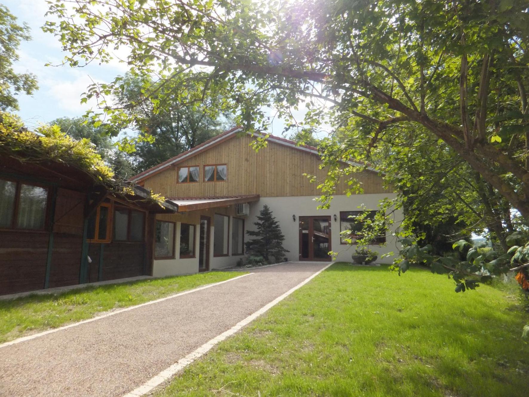 Logis Hotel Le Chantoiseau Chaumont-sur-Aire Экстерьер фото