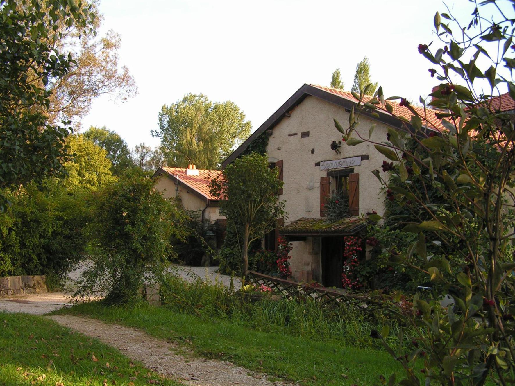 Logis Hotel Le Chantoiseau Chaumont-sur-Aire Экстерьер фото