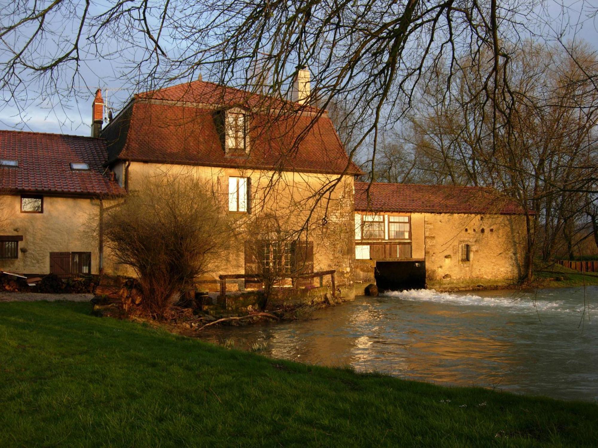 Logis Hotel Le Chantoiseau Chaumont-sur-Aire Экстерьер фото