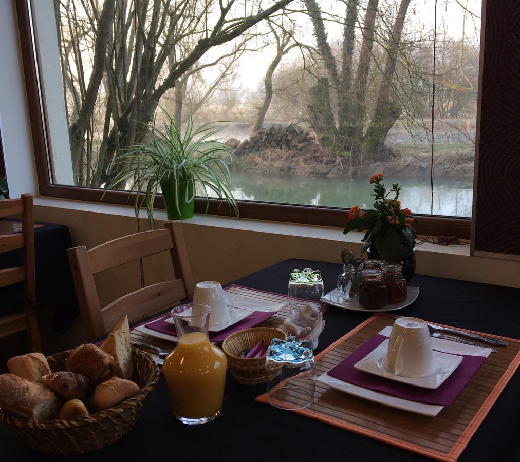 Logis Hotel Le Chantoiseau Chaumont-sur-Aire Экстерьер фото