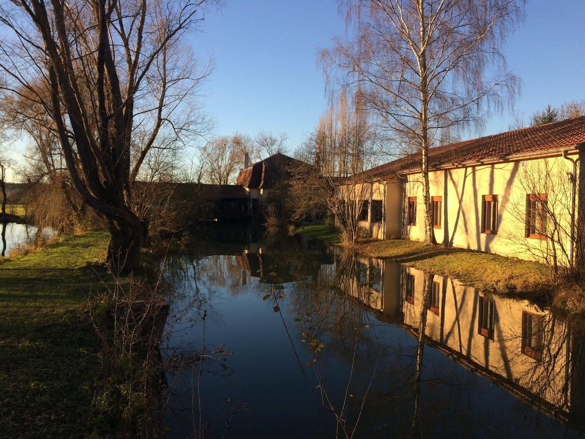 Logis Hotel Le Chantoiseau Chaumont-sur-Aire Экстерьер фото