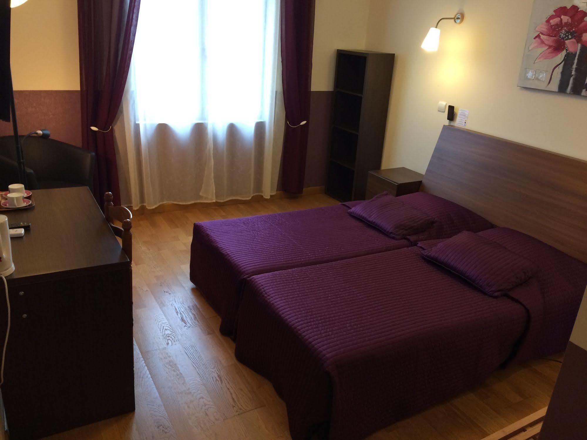 Logis Hotel Le Chantoiseau Chaumont-sur-Aire Экстерьер фото